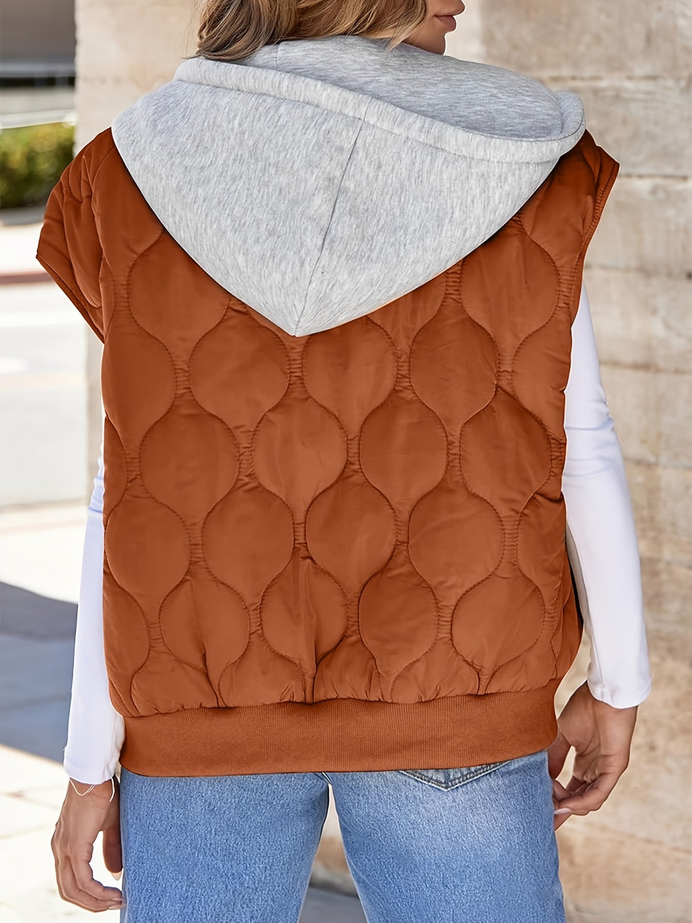Gilet matelassé sans manches Femme à capuche Couleur rouille