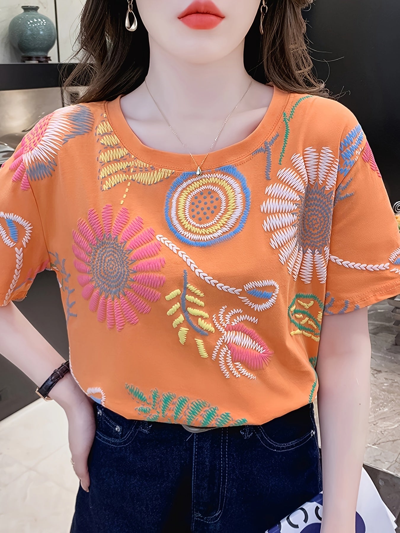 T-shirt femme style chic à motifs brodés géométriques manches courtes pour l'été
