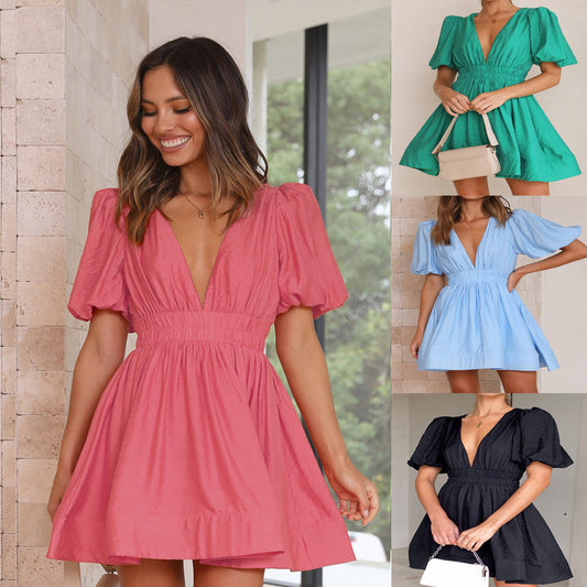 Marion – Robe courte à manches lanternes avec taille cintrée