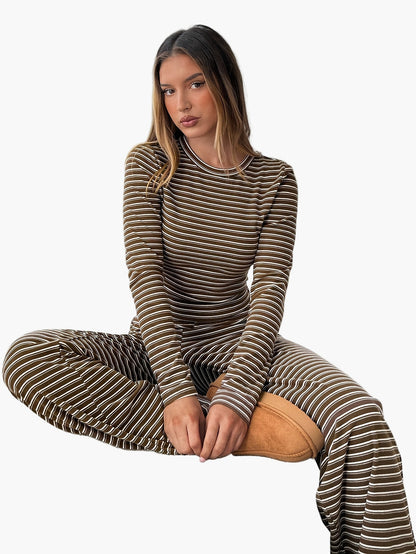 Conjunto casual de mujer a rayas, mangas largas, ideal para el descanso o el día a día
