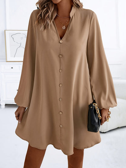 Abito camicia casual con bottoni da donna, stile chic e moderno, ideale per primavera ed estate