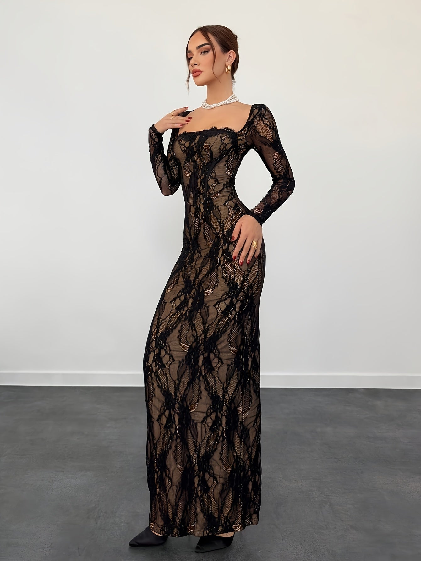 Abito donna elegante aderente stile serata con maniche lunghe e scollo quadrato