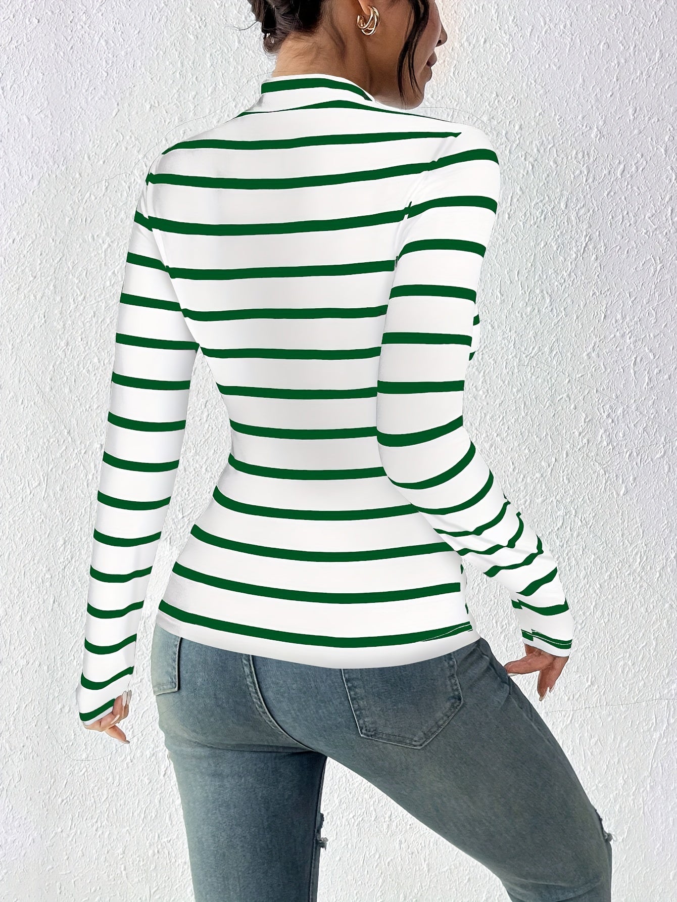 Haut moulant femme col montant rayé noir et blanc à manches longues