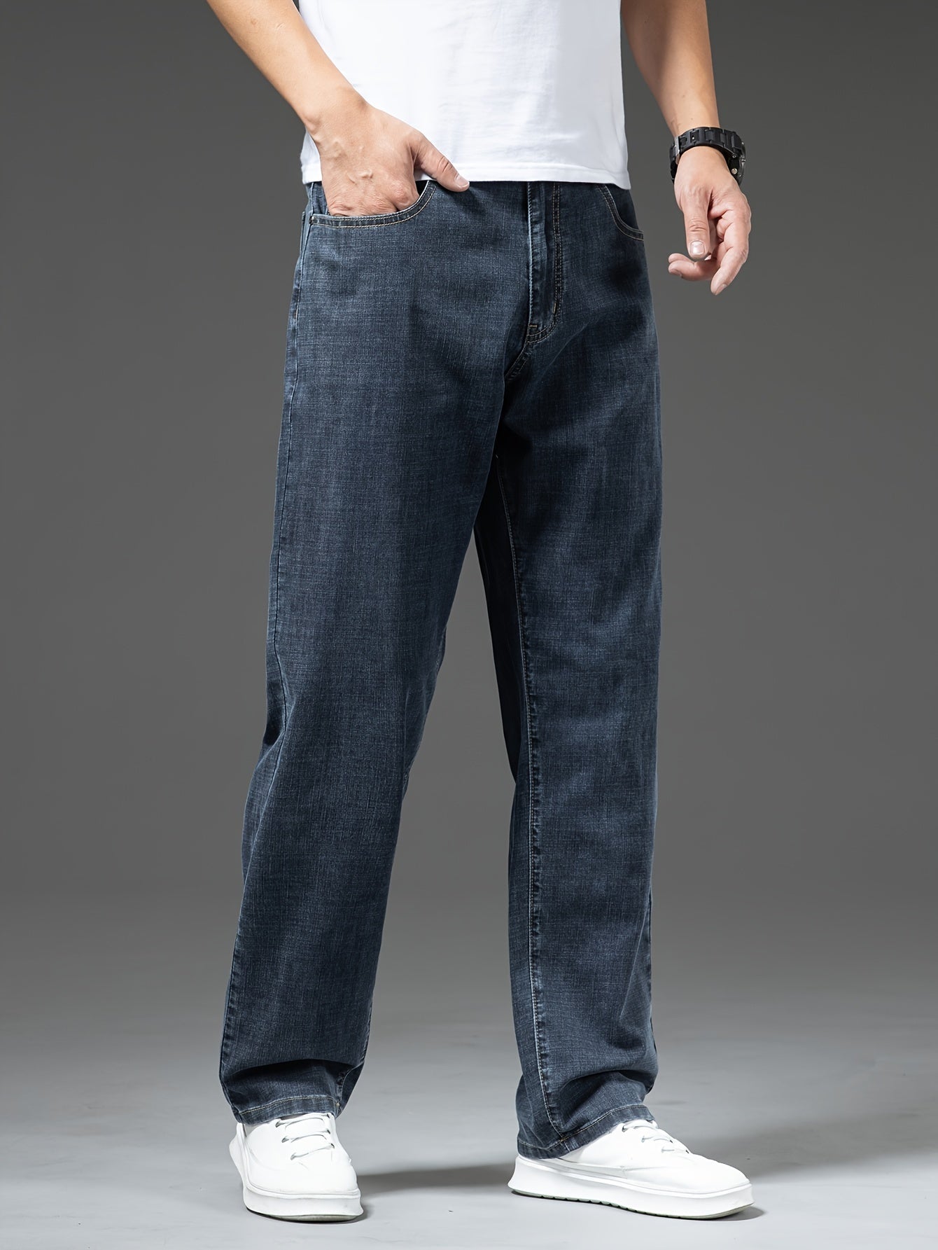 Jean décontracté homme coupe droite style classique pour usage quotidien