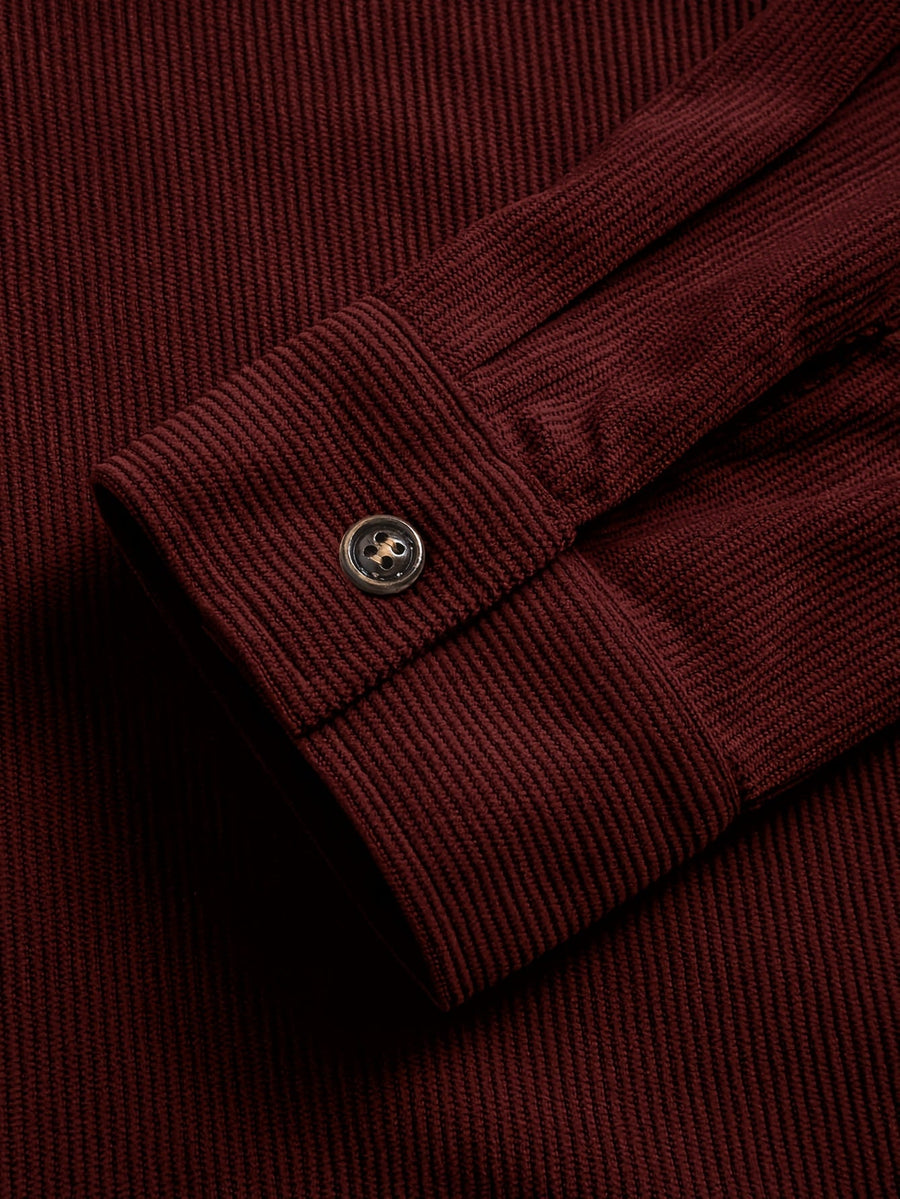 Herrenhemd im Overshirt-Stil aus geripptem Stoff mit Knöpfen und Brusttaschen