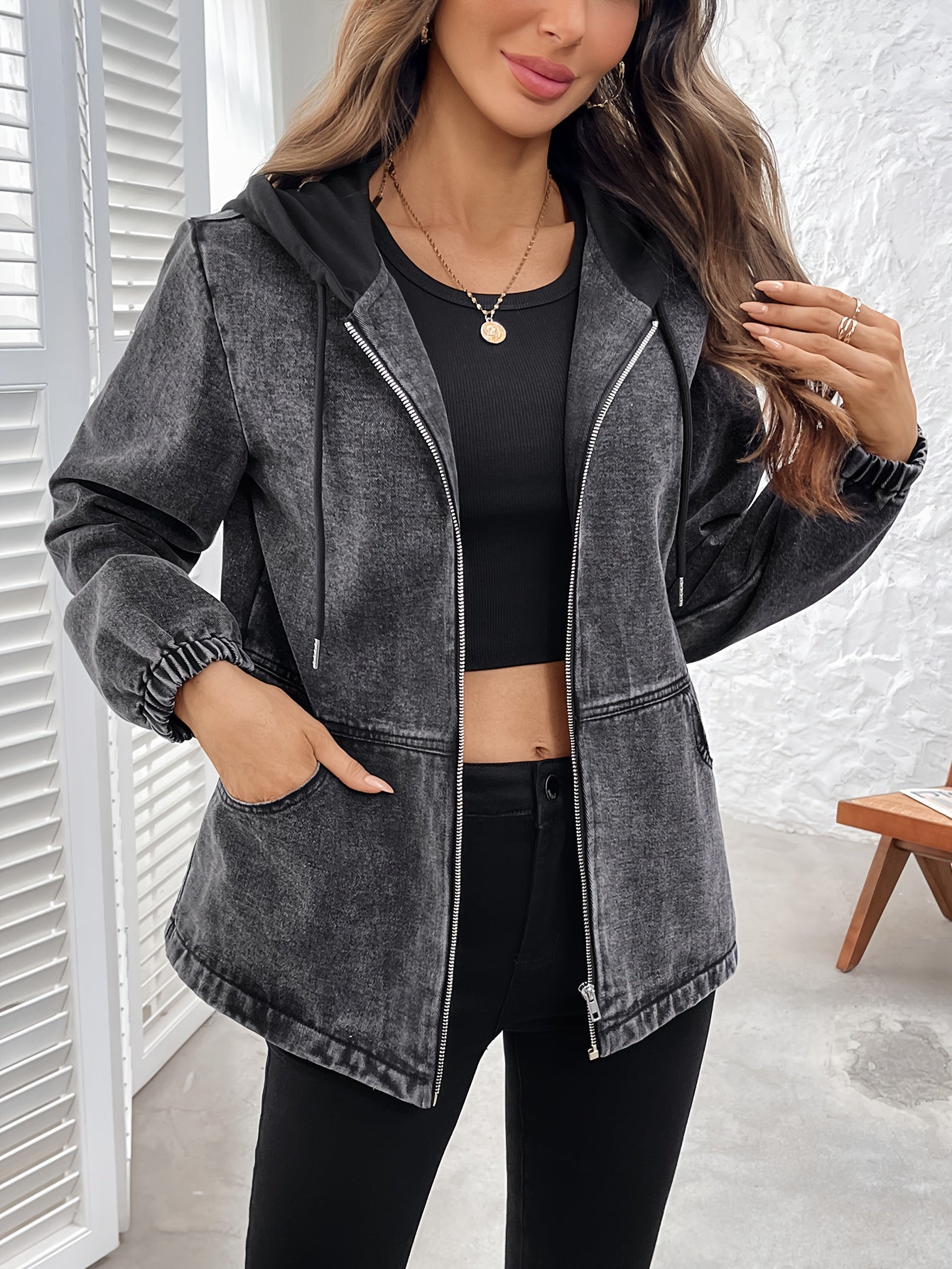 Veste à capuche femme gris délavé zippée poches à rabat