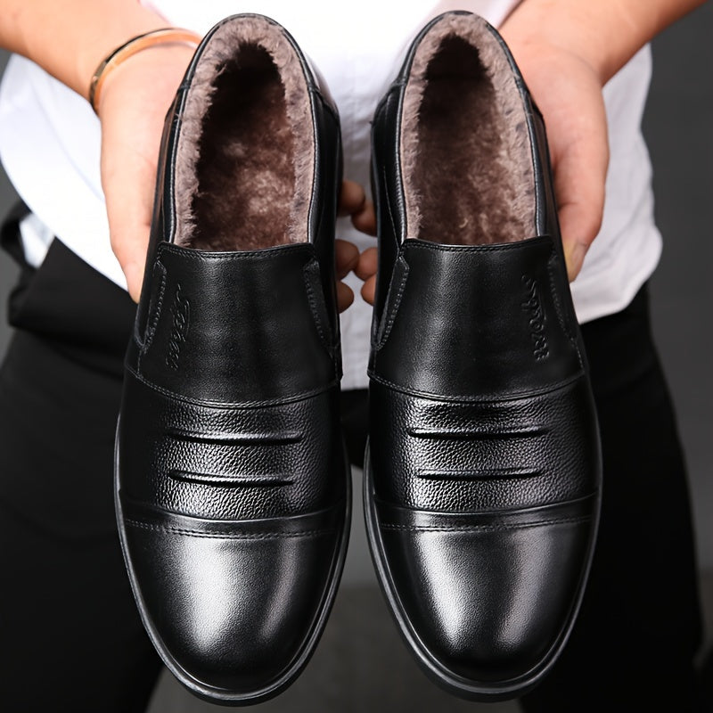 Mocassins Homme Doublés Hiver Noirs avec Semelle Noire et Détails Texturés