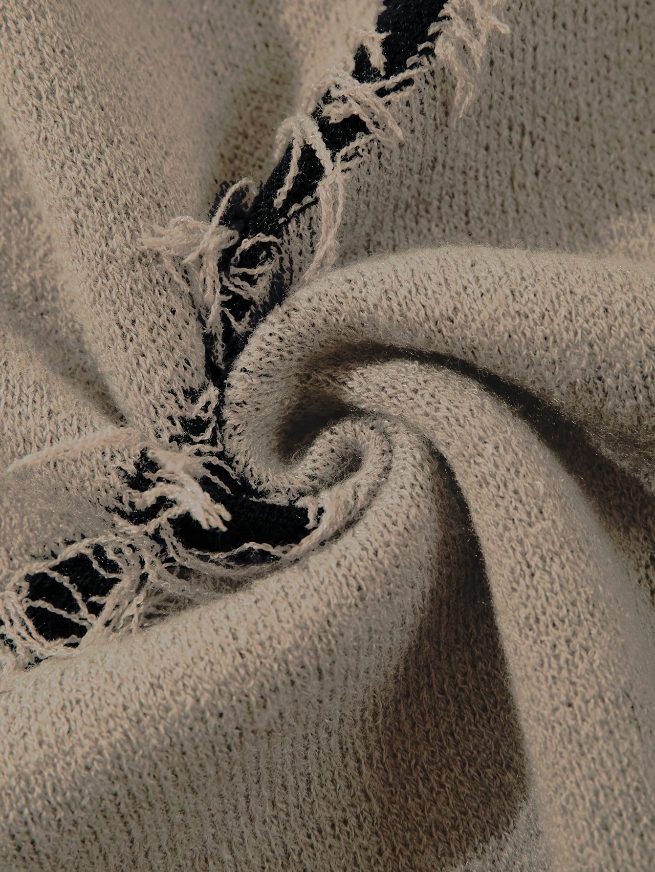 Pull homme gris déchiré oversize avec motif graphique