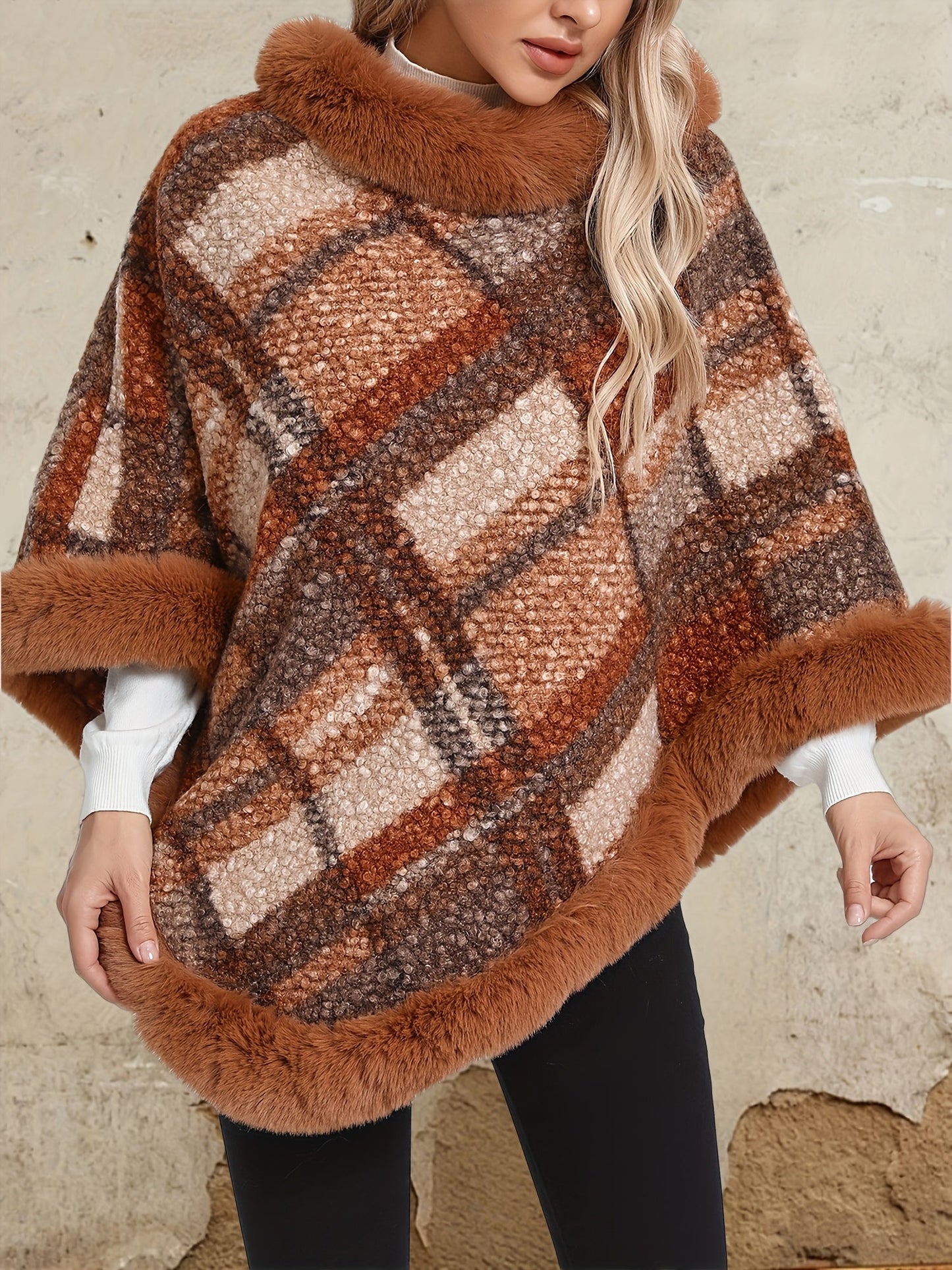 Poncho Femme Chaud Motifs Géométriques et Bordures Imitation Fourrure