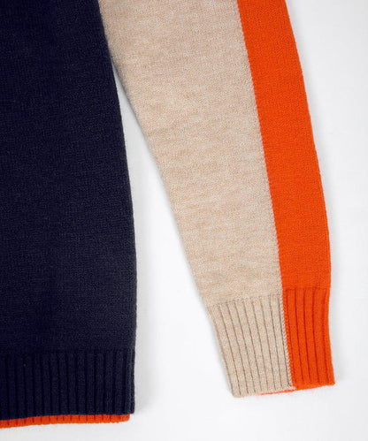 Damski sweter w nowoczesnym stylu z graficznymi paskami – codzienny miejski look