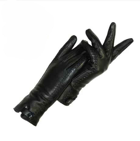Elegantes guantes negros de invierno de material suave