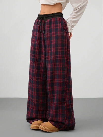 Pantalon large à carreaux style décontracté pour femme, idéal pour la détente ou le week-end