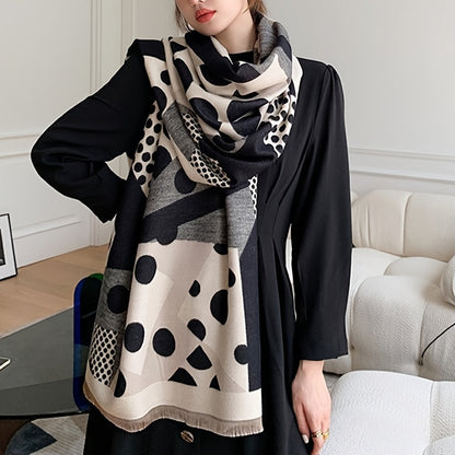 Écharpe Femme à Motifs Géométriques Noirs et Crème avec Franges
