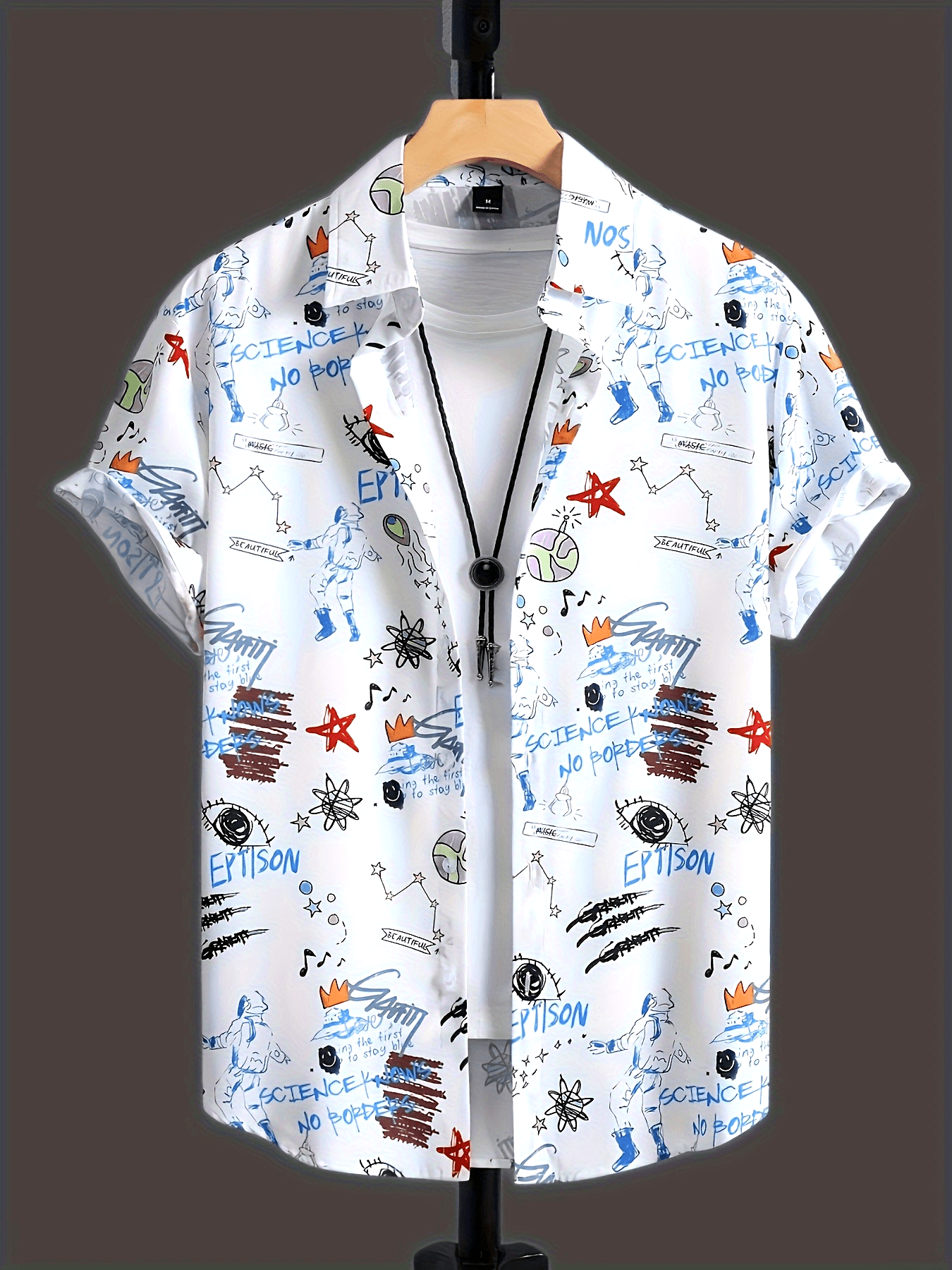 Chemise Homme Style Streetwear Imprimé Graffiti Manches Courtes – Mode Urbaine Décontractée