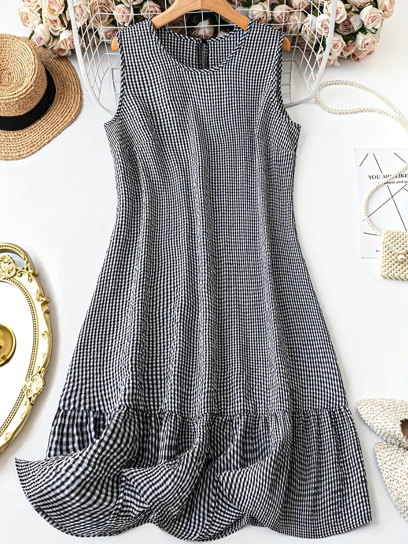 Ärmelloses lässiges Damenkleid mit Vichy-Karos, retro-chic und alltagstauglich