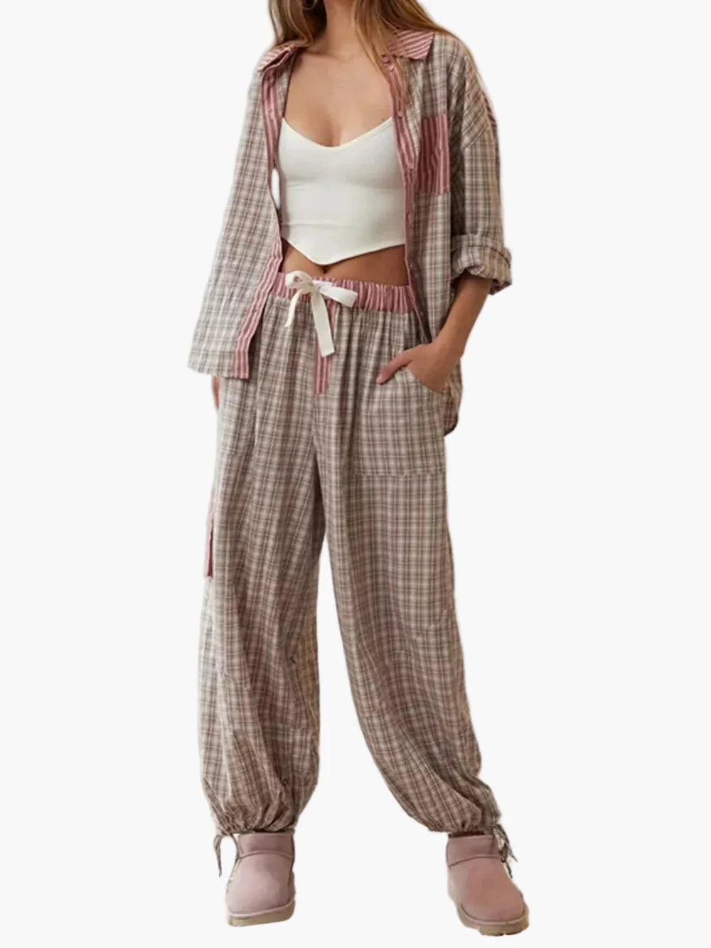 Lässiger zweiteiliger Damen-Pyjama im trendigen Stil für Zuhause und Nacht  