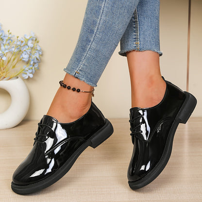 Chaussures Richelieu Plates Laquées Femme à Lacets et Semelle Crantée