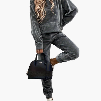 Ensemble de survêtement décontracté pour femme, style urbain chic, idéal pour le quotidien et les loisirs