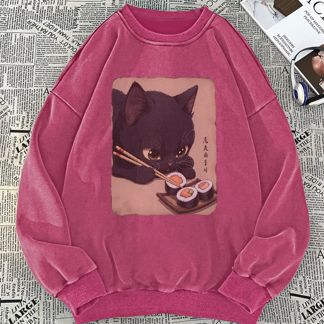 Sweatshirt unisexe gris charbon délavé avec motif chat mangeant des sushis