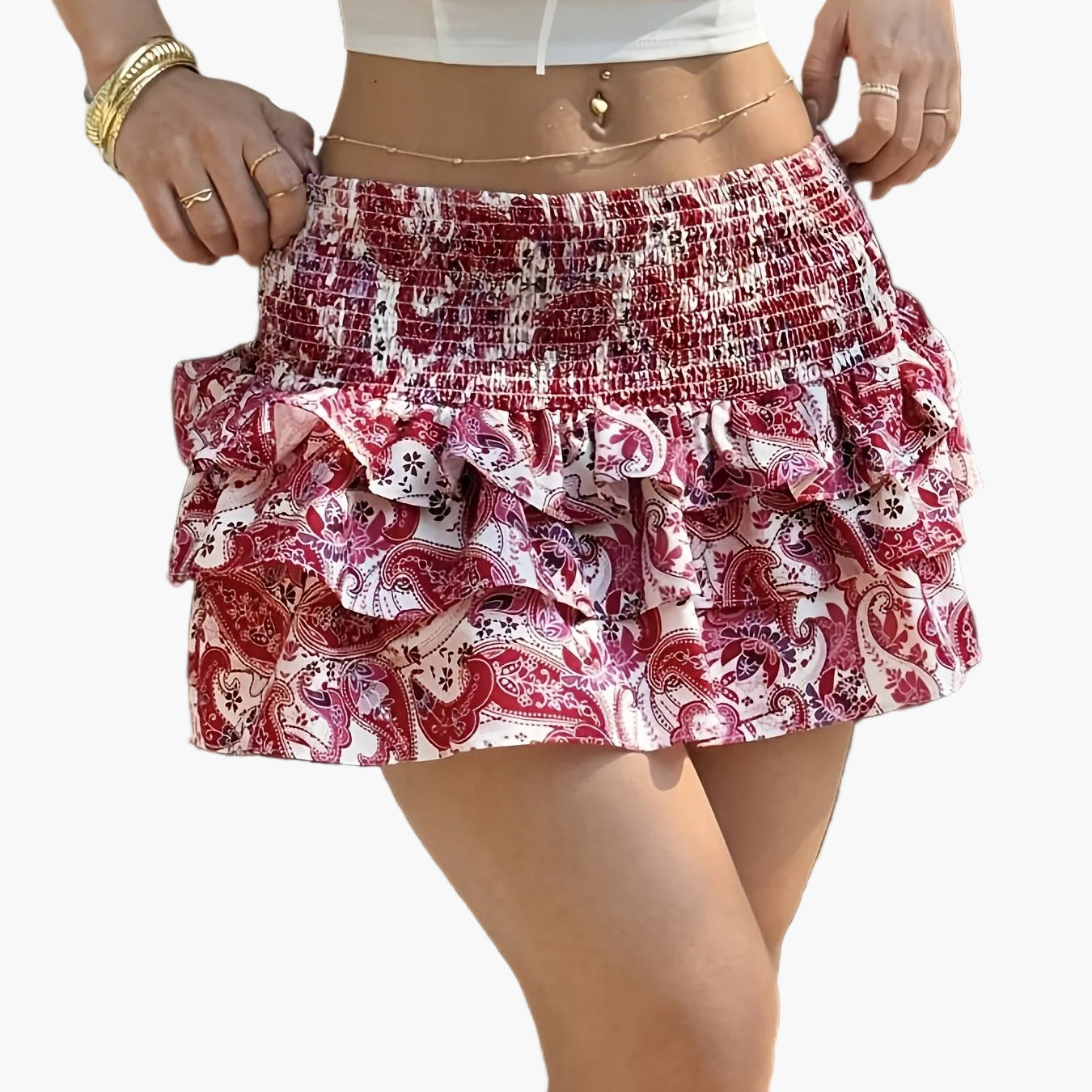 Women's short skirt with ruffles in bohemian style, ideal for summer and vacations