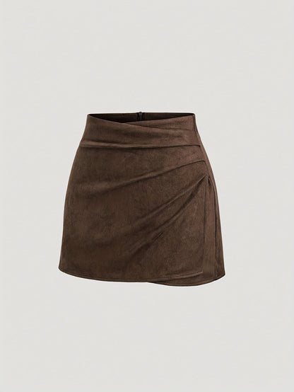 Mini-jupe plissée femme effet suédine marron foncé, camel et noir