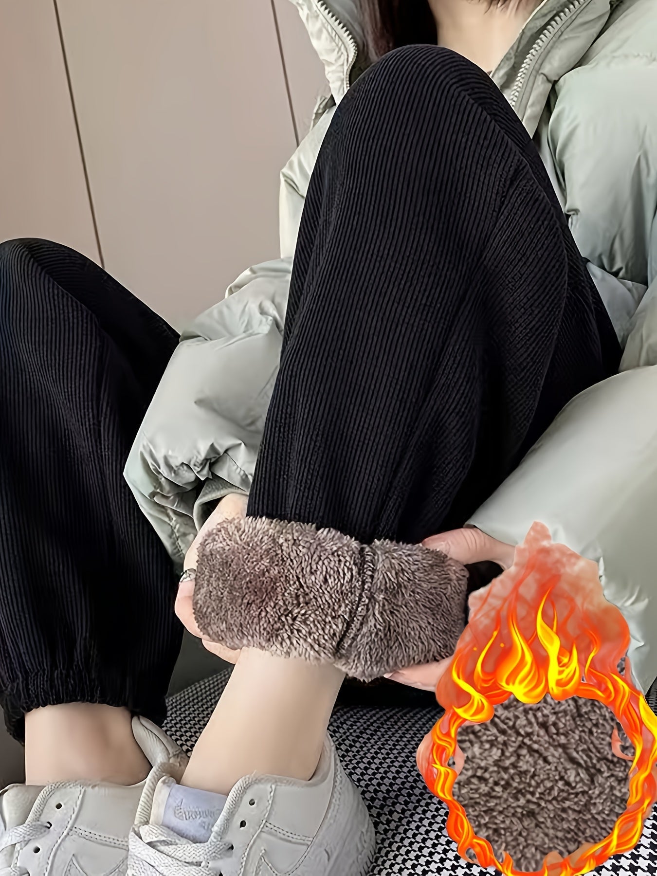 Pantalon en velours côtelé noir doublé polaire coupe ample