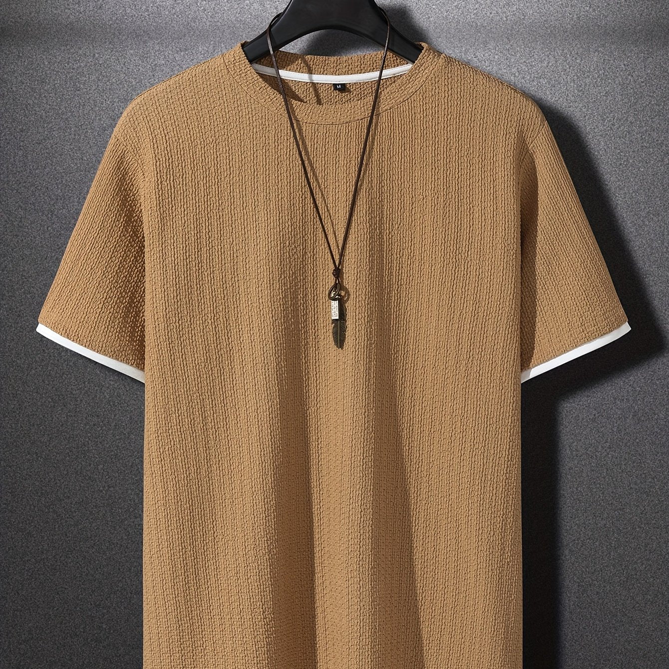 Legeres Herren-T-Shirt mit kurzen Ärmeln, modernem Stil, Rundhalsausschnitt und geprägter Textur