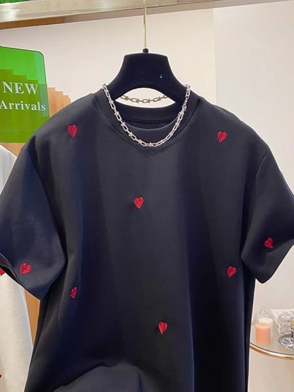 Lässiges Damen-T-Shirt mit gesticktem Herzmotiv, trendiger Stil für den Alltag  