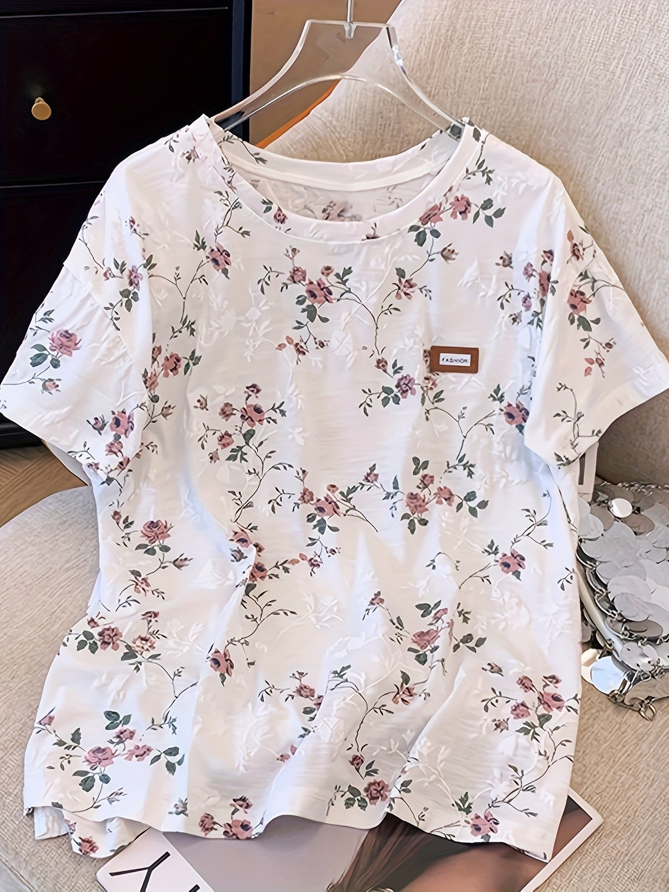 T-shirt donna a maniche corte stile chic con motivo floreale – Ideale per primavera ed estate