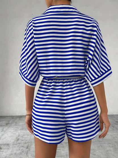 Lässiger gestreifter Damen-Shorts-Overall – schicker und bequemer Sommerstil