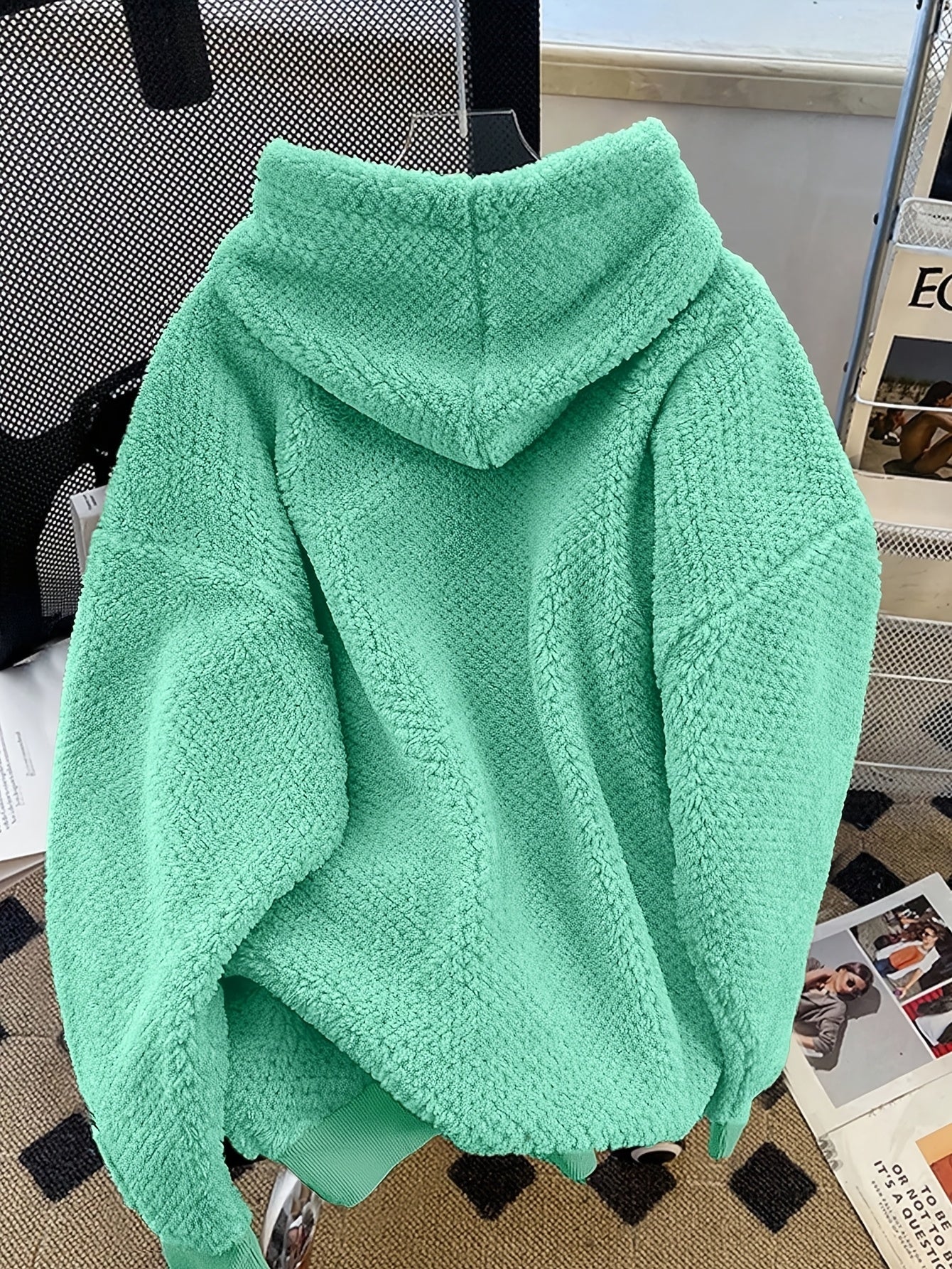 Sweat à Capuche Doux Effet Peluche Vert Militaire avec Cordon Contrastant