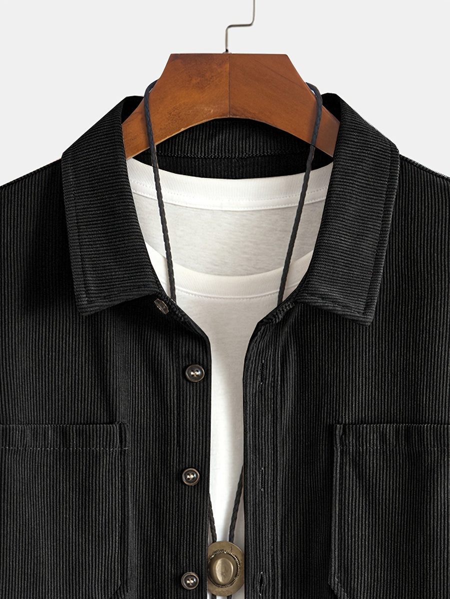 Herrenhemd im Overshirt-Stil aus geripptem Stoff mit Knöpfen und Brusttaschen