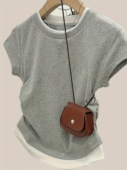 T-shirt décontracté femme style superposé tendance pour un look urbain chic
