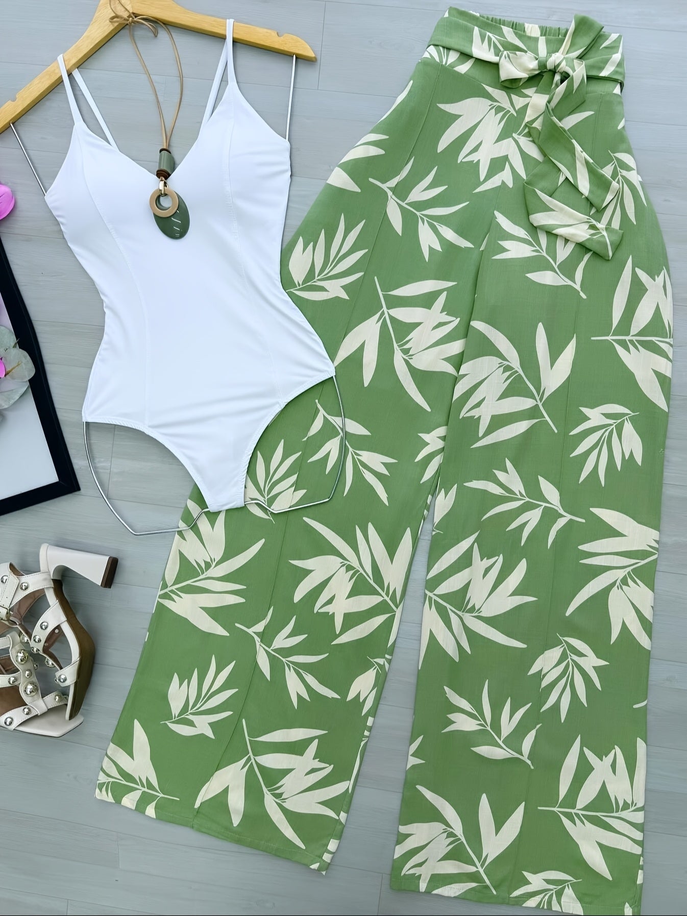 Elegante Damenweite Hose mit Blattmuster für Frühling und Sommer  