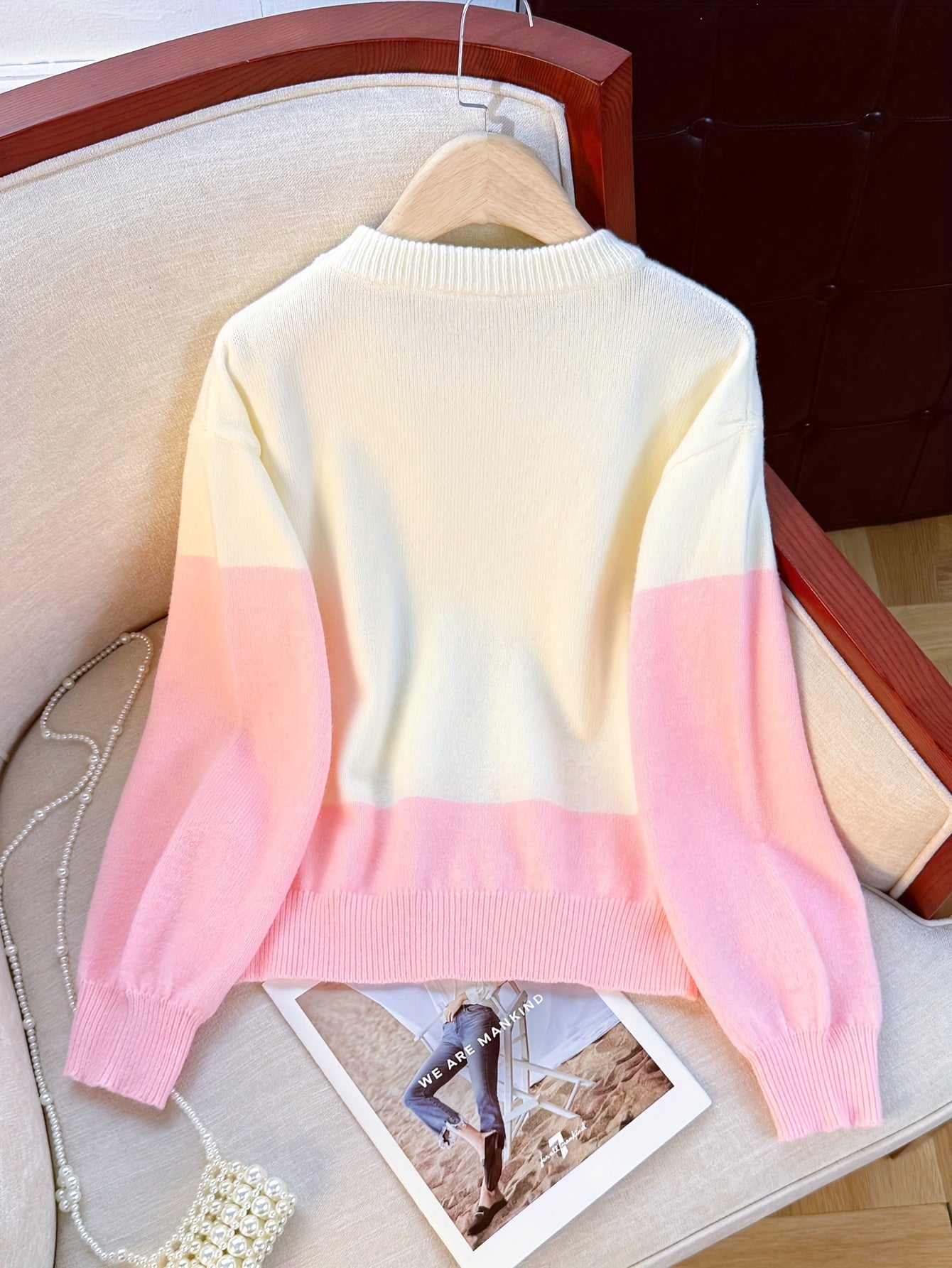 Sweat-shirt bicolore blanc rose imprimé rose rouge et texte col rond