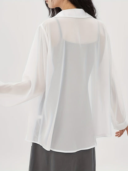 Losvallend damesoverhemd in casual stijl met knopen, ideaal voor een elegante laagjeslook