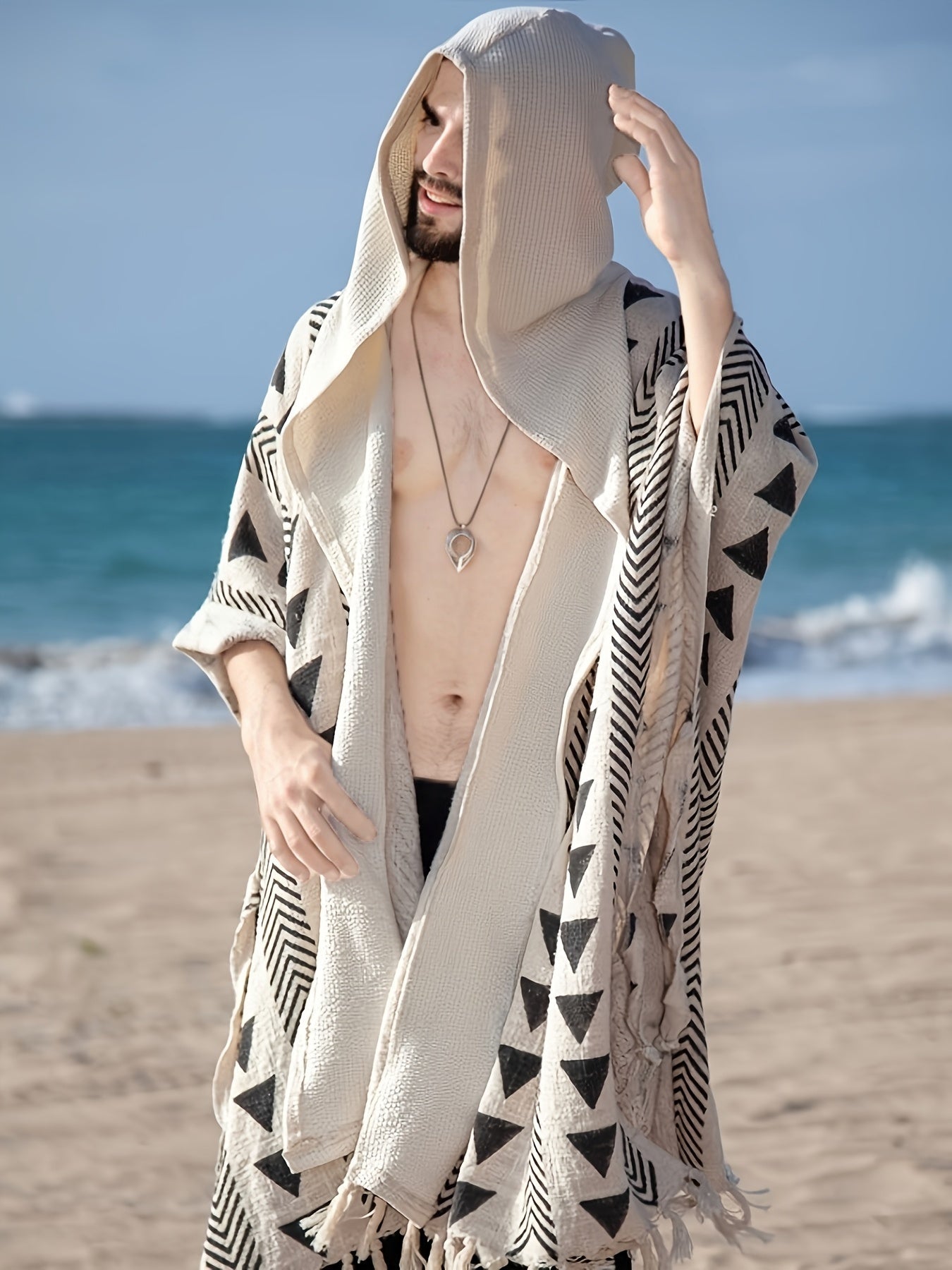 Poncho da spiaggia bohémien da uomo con cappuccio e motivi geometrici – stile festival casuale