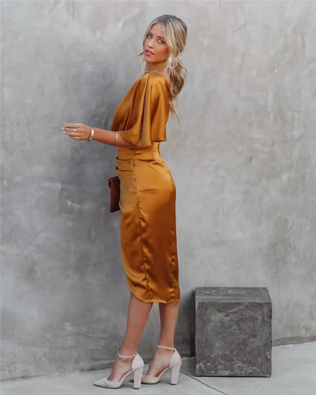 Robe midi asymétrique de soirée pour femme, style drapé élégant, usage événementiel et cocktail