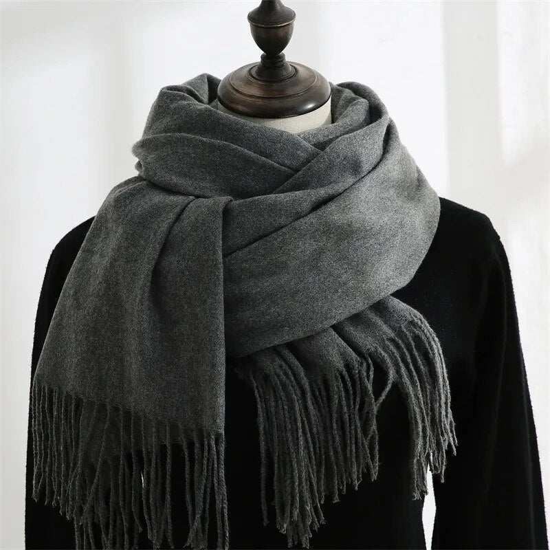 Bufanda de invierno suave y lisa con flecos - Unisex