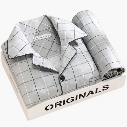 Elegant herre-pyjamas med fjerprint – Komfortabelt sæt til nat og afslapning