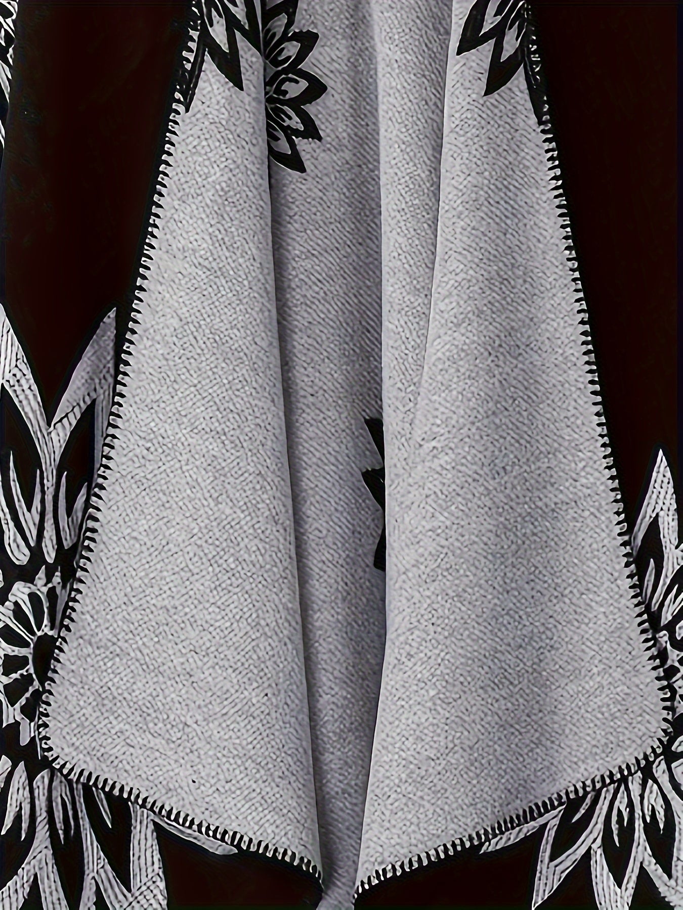 Poncho Réversible Femme Noir Motifs Floraux Blancs et Gris
