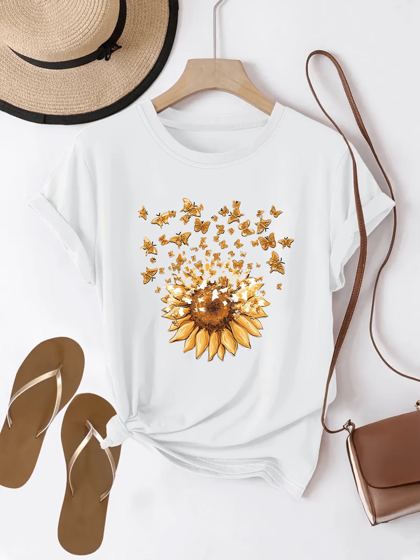 T-shirt femme style casual motif tournesol et papillons, imprimé tendance pour le printemps-été