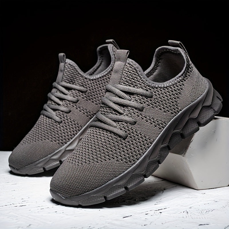 Moderne Sportschuhe für Damen zum Training und für den Alltag