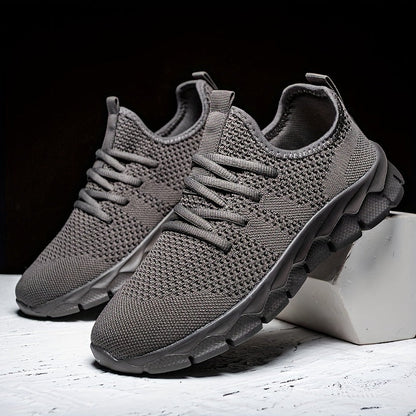 Moderne Sportschuhe für Damen zum Training und für den Alltag