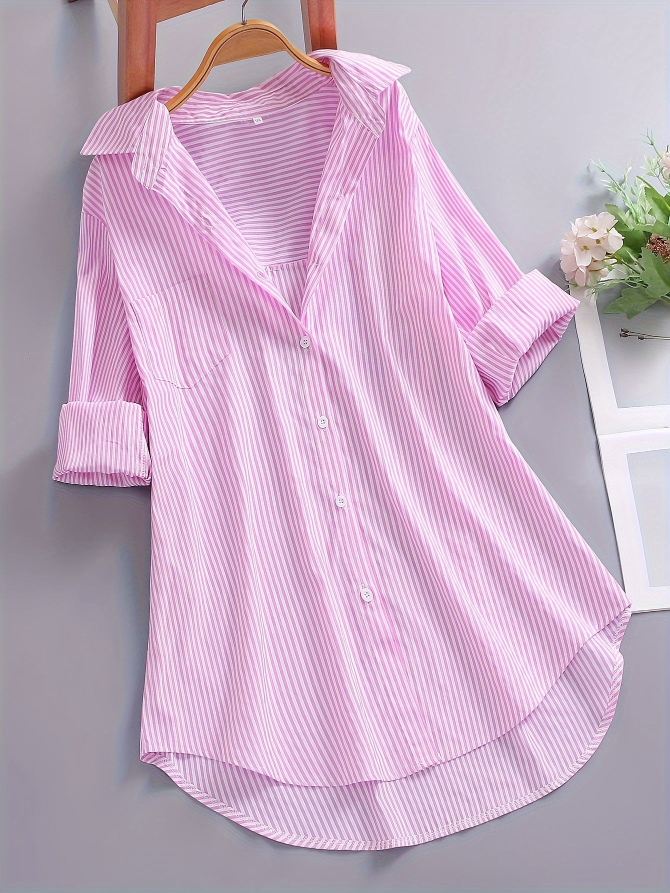 Loose striped shirt for women – Casual style for office or leisure