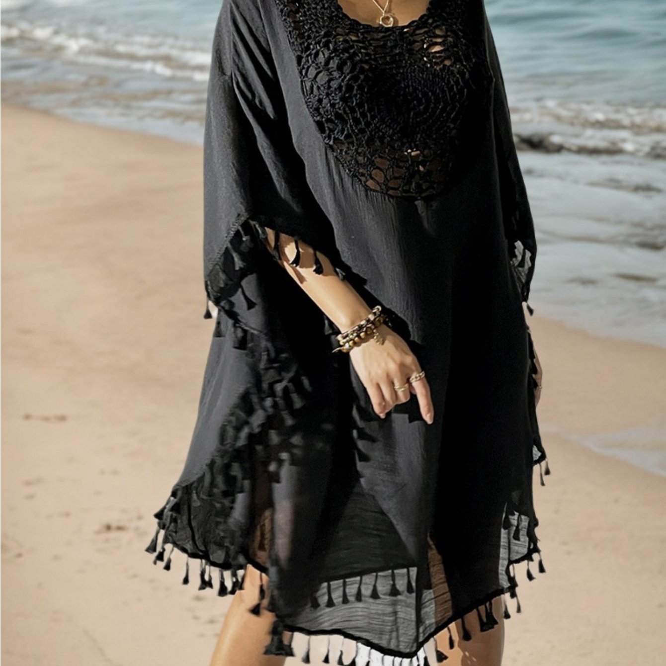 Tunique de plage femme style poncho bohème chic avec crochet et franges - idéal par-dessus maillot