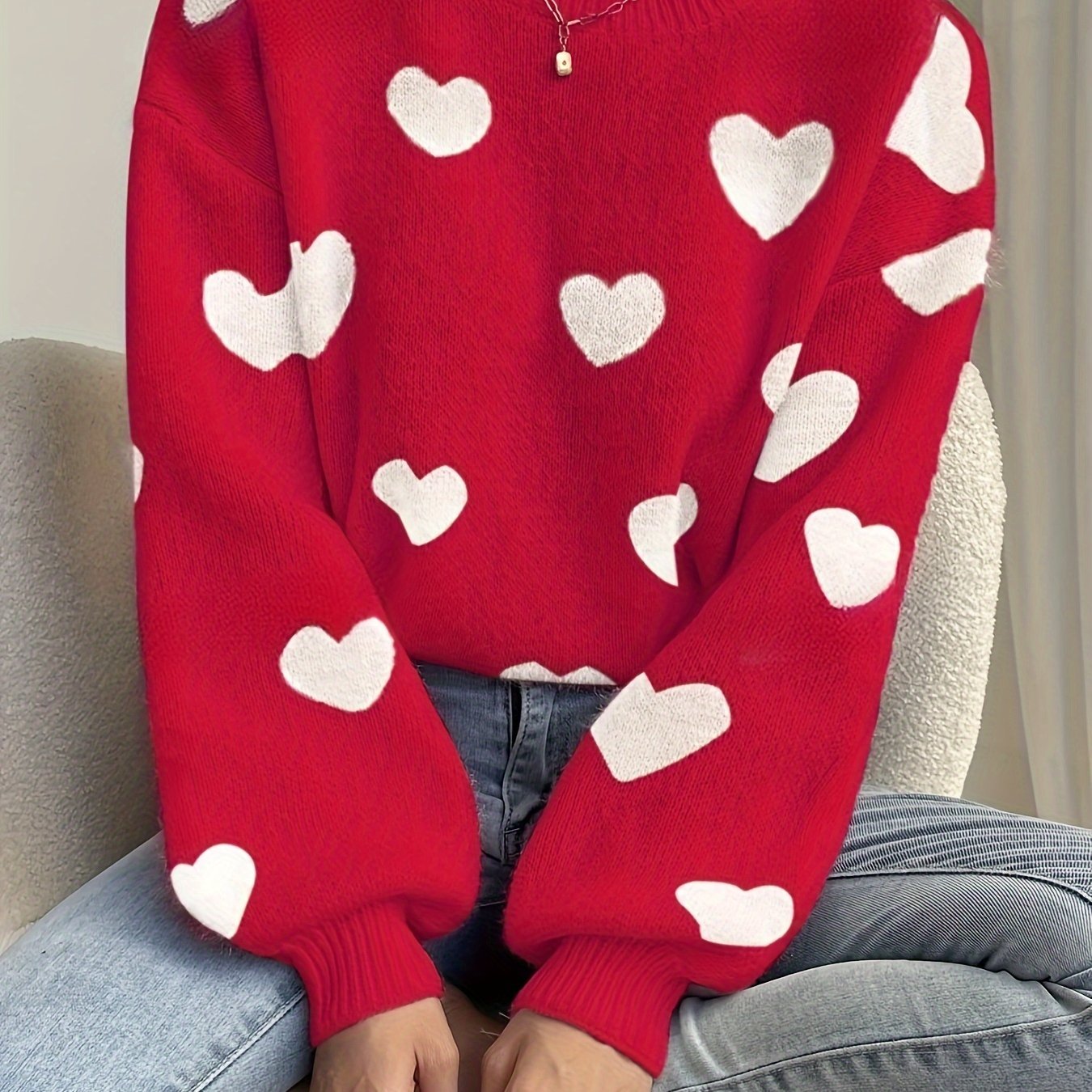 Pull col rond ample en maille blanc avec cœurs beiges