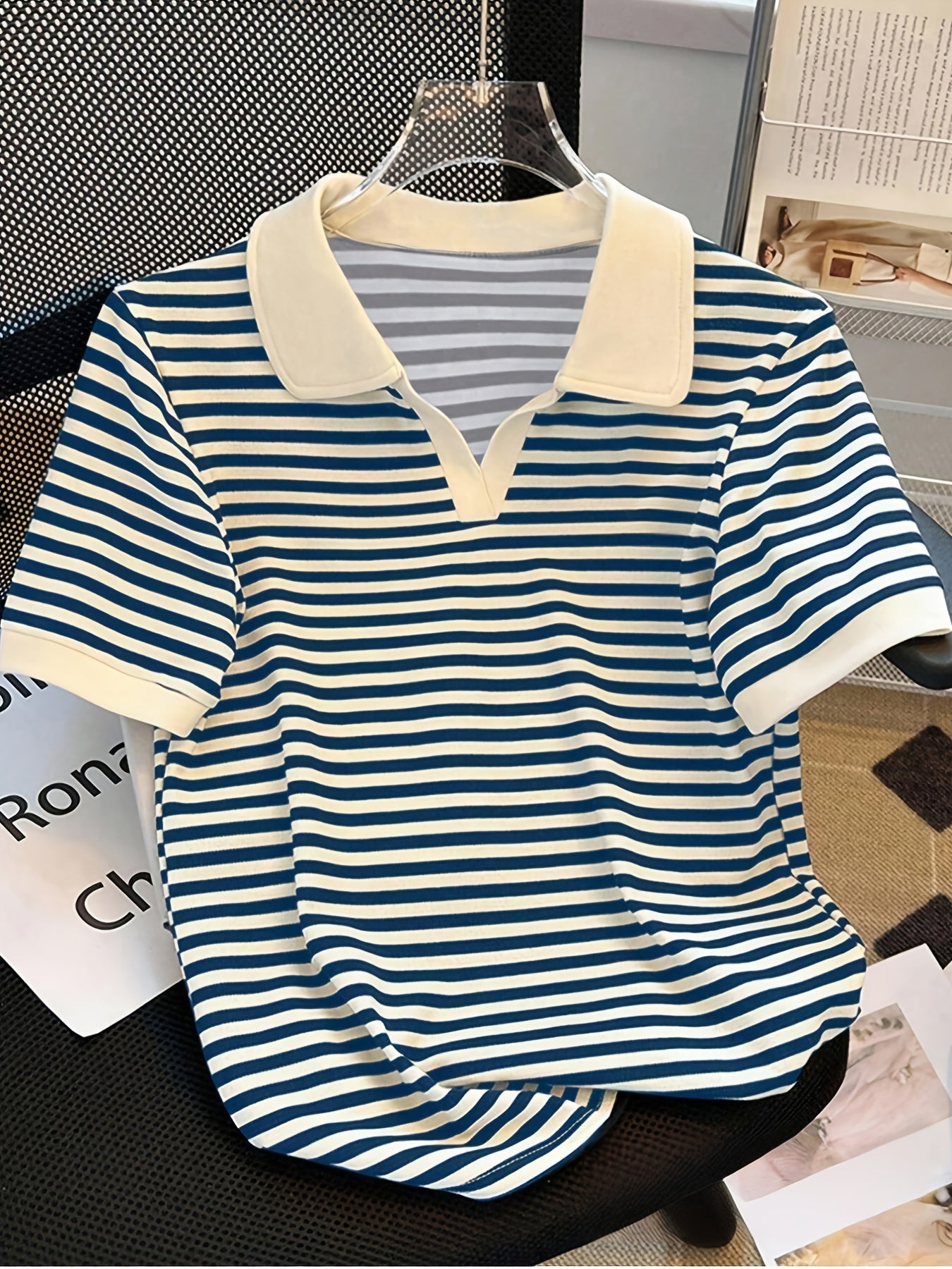 Polo a maniche corte stile preppy da donna – Eleganza casual e fascino senza tempo