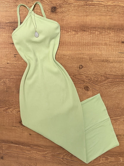 Midi-kjole til kvinder i bodycon-stil med krydsede stropper til elegante udflugter