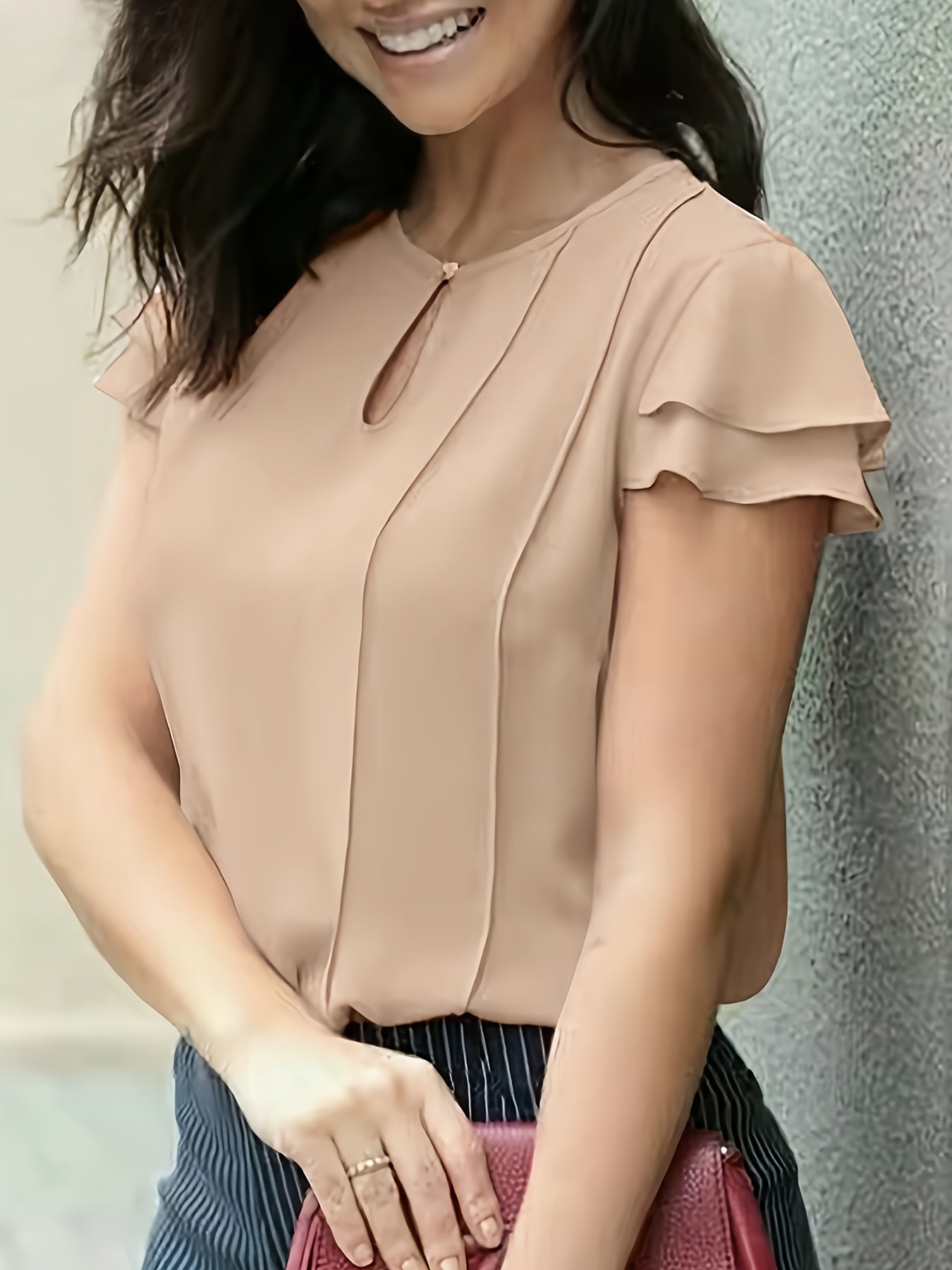 Blouse élégante à manches courtes volantées pour femme, style bureau et sorties